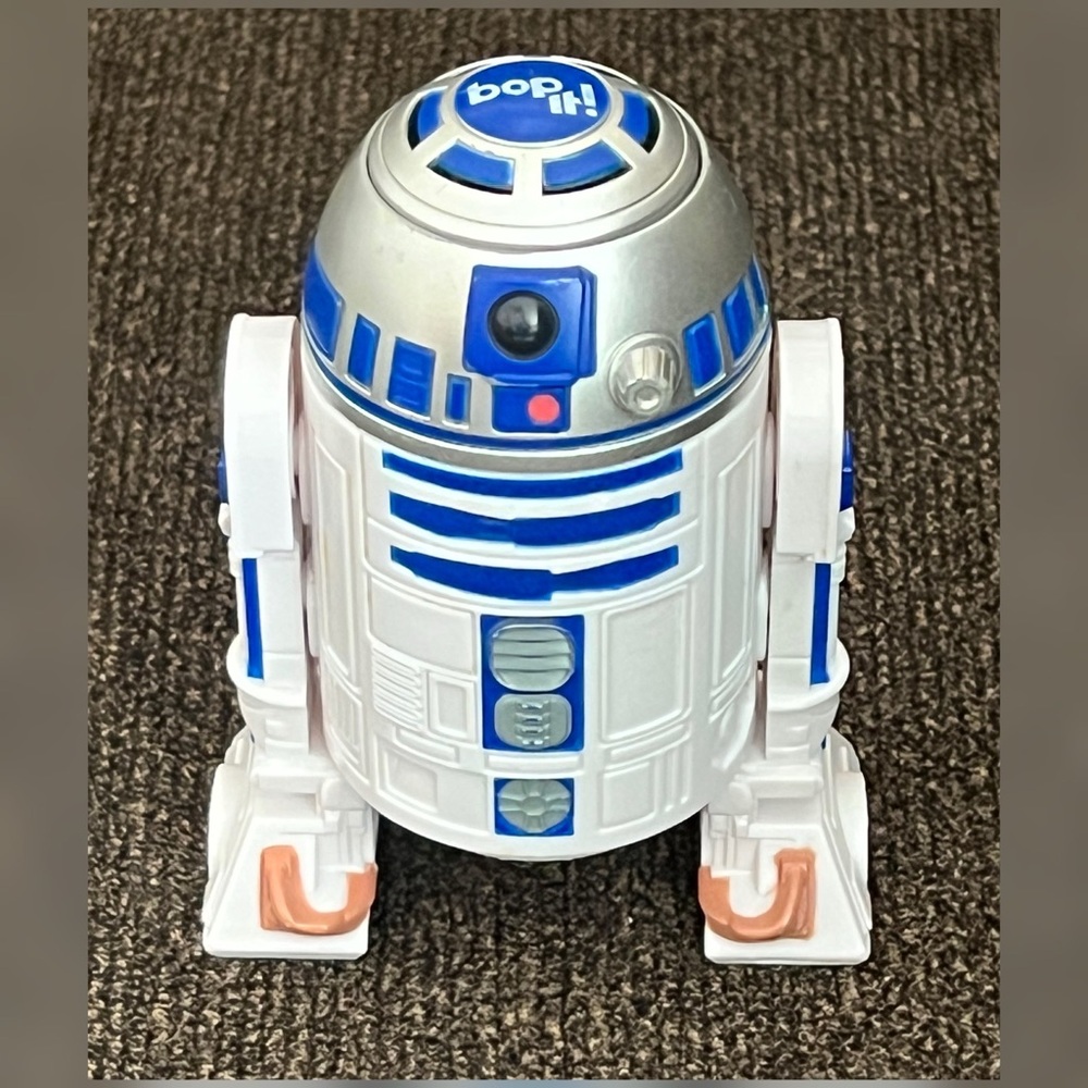 Bop It! Game Star Wars R2-D2 Edition Small Toy